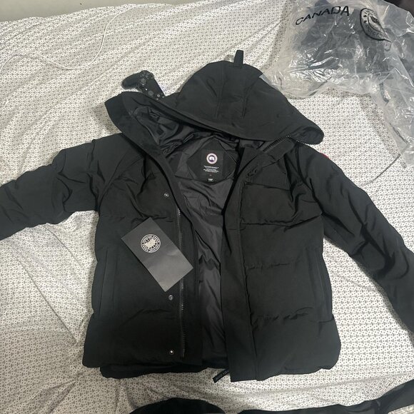 Canada Goose Men's Black Jacket - Picture 1 of 6